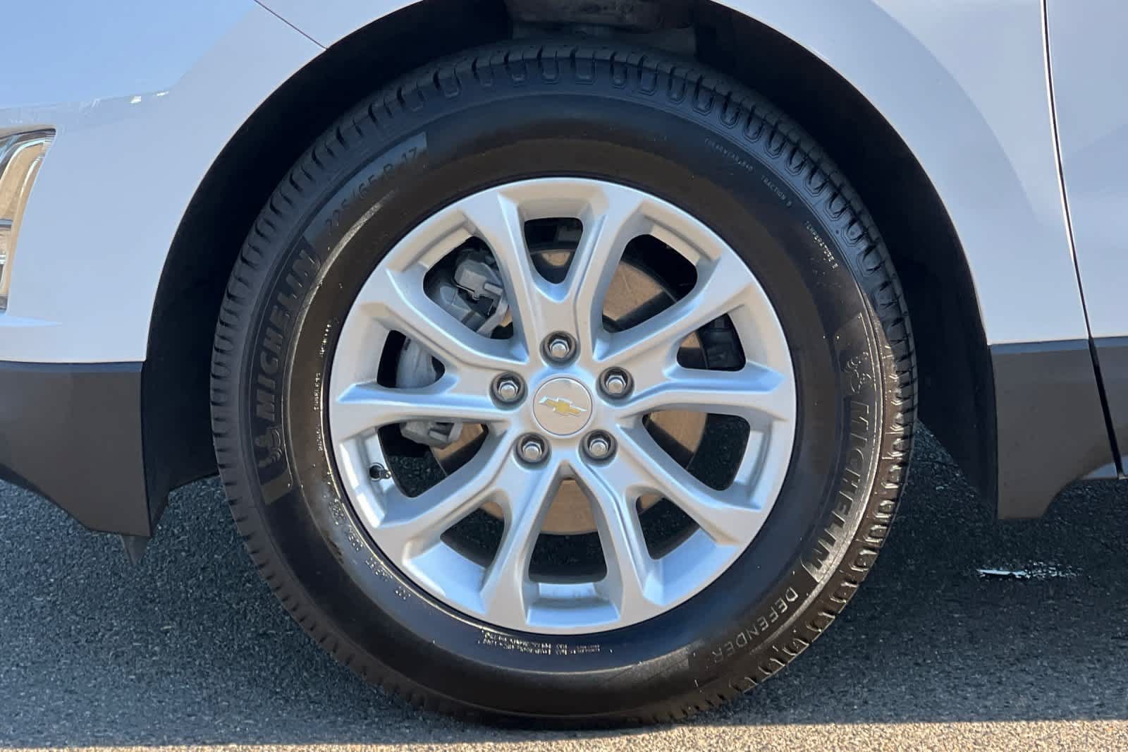 Used 2019 Chevrolet Equinox LS FWD image 31