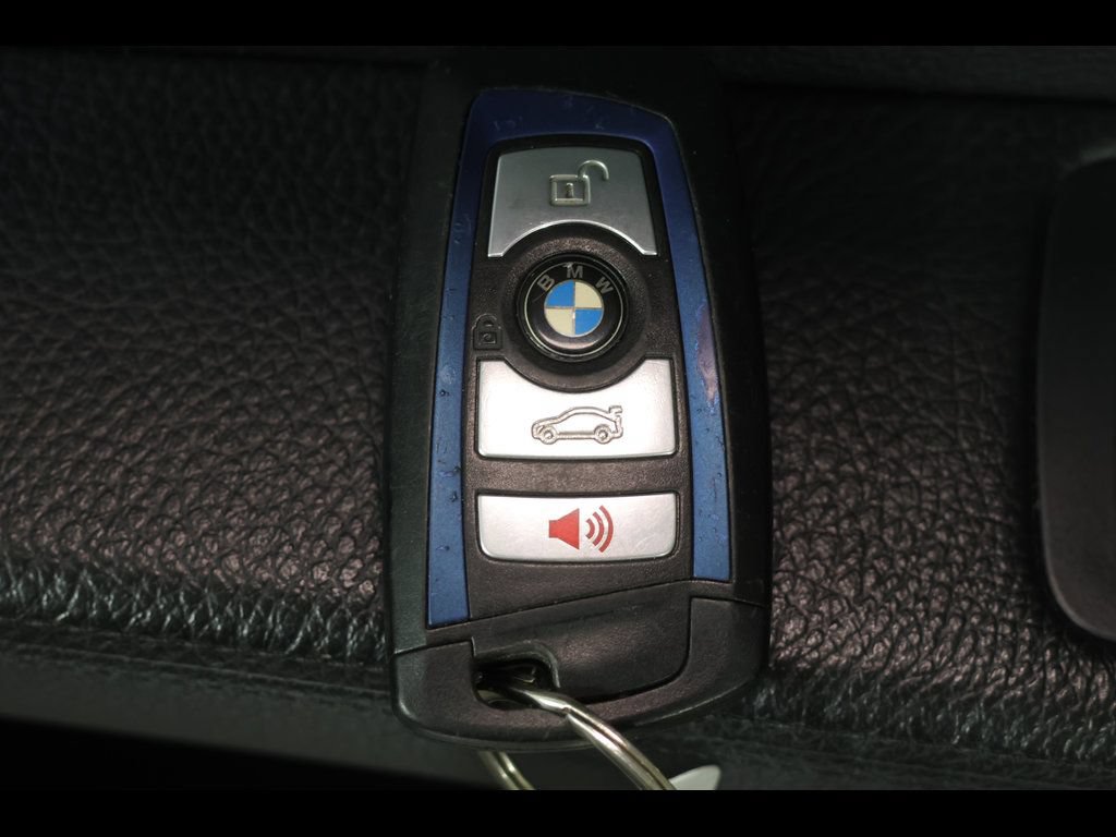Used 2016 BMW M235i Convertible RWD image 31