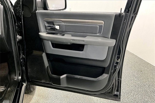 Used 2019 RAM 1500 Classic Warlock image 30