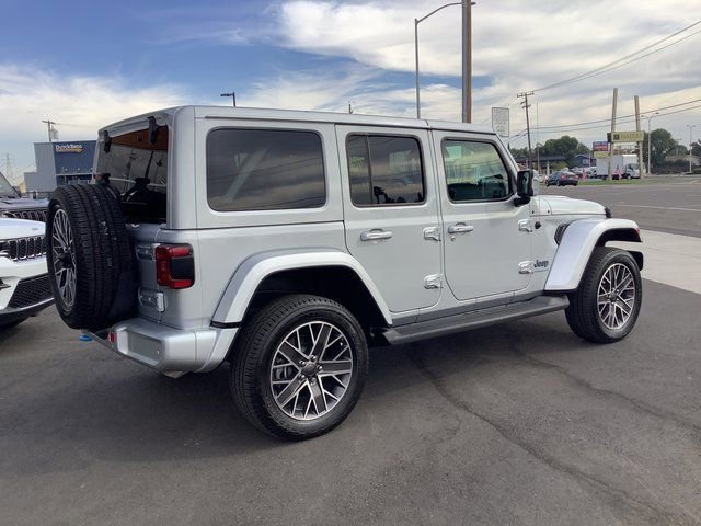 Used 2023 Jeep Wrangler Unlimited Sahara AWD/4WD image 34