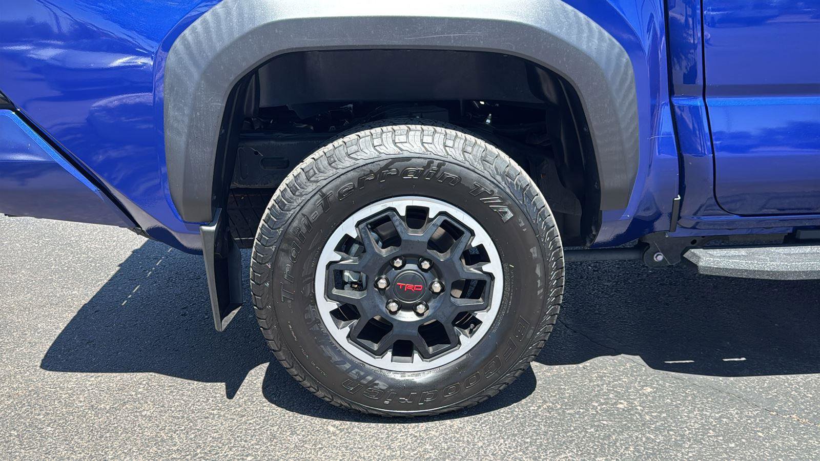 Used 2024 Toyota Tacoma TRD Off-Road w/ TRD Off Road Premium Package AWD/4WD image 11