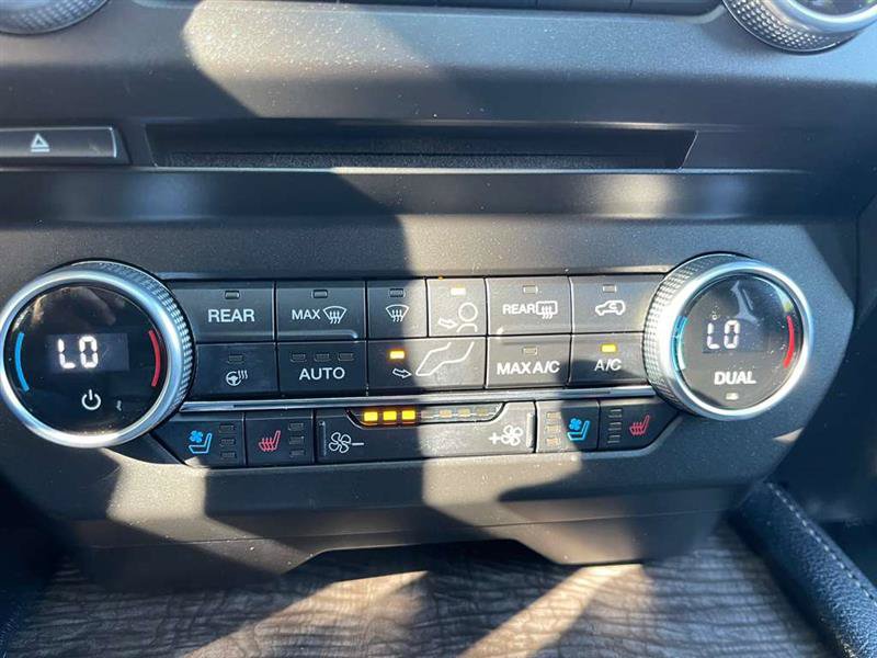 Used 2018 Ford Expedition Limited w/ Equipment Group 302A AWD/4WD image 31