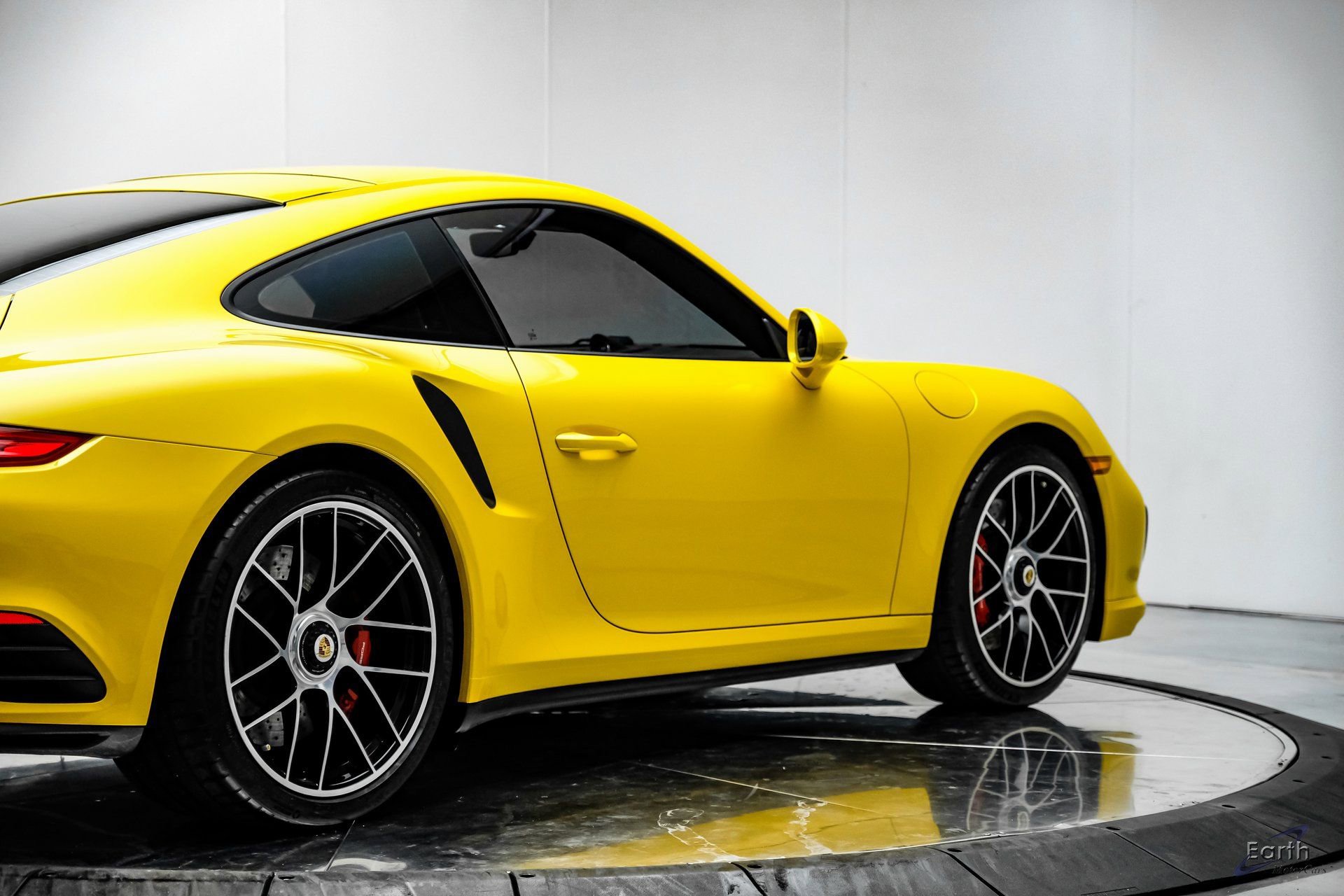 Used 2018 Porsche 911 Turbo S image 19