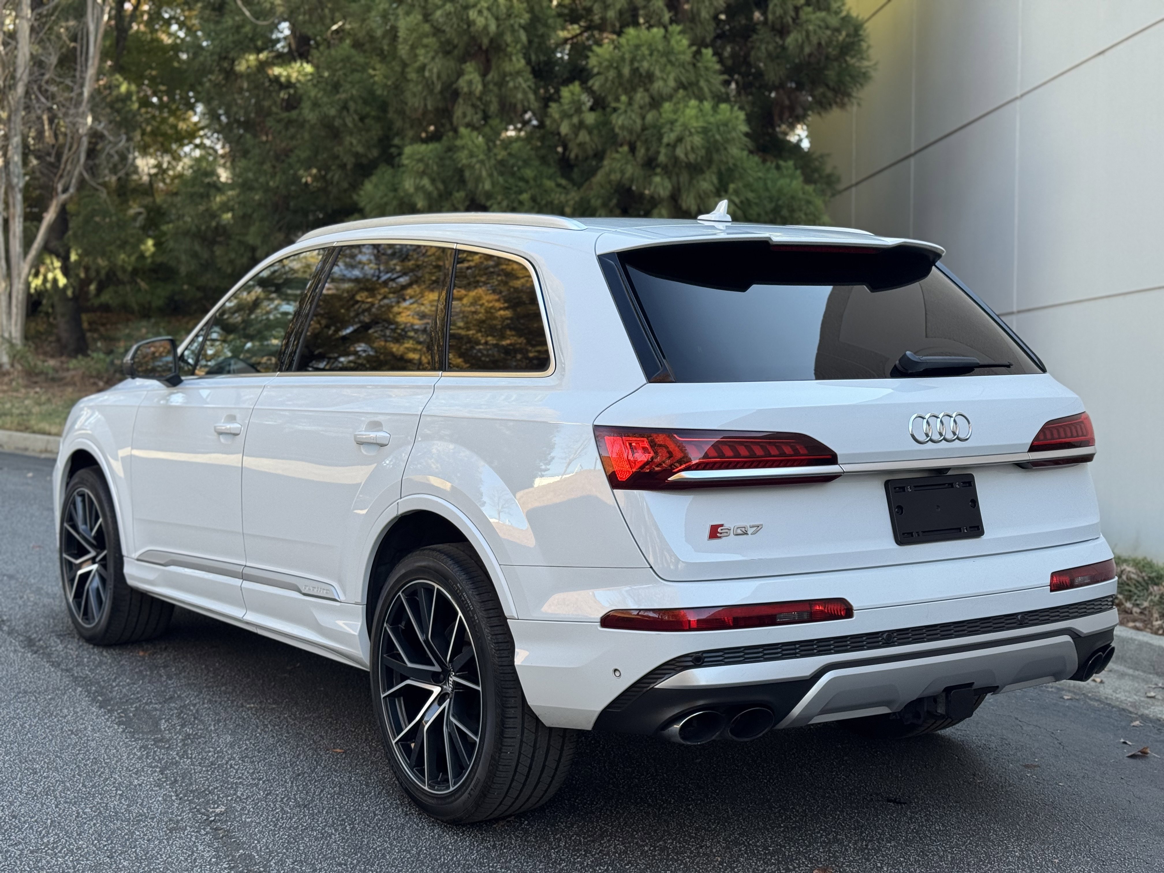 Used 2021 Audi SQ7 Premium Plus image 2