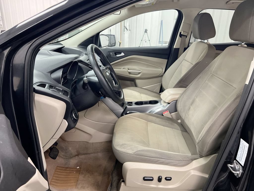 Used 2015 Ford Escape SE FWD image 19