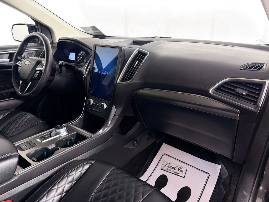 Used 2024 Ford Edge Titanium image 28