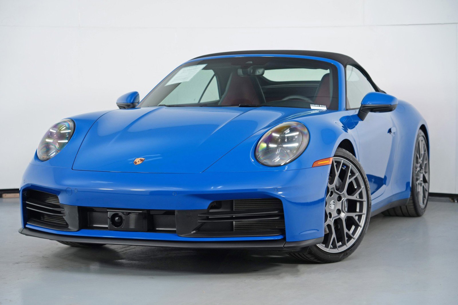 Used 2025 Porsche 911 Carrera RWD image 3