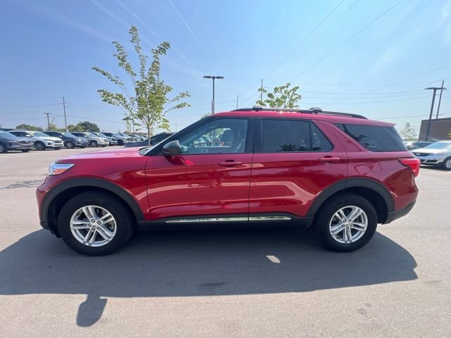 Used 2024 Ford Explorer XLT AWD/4WD image 8