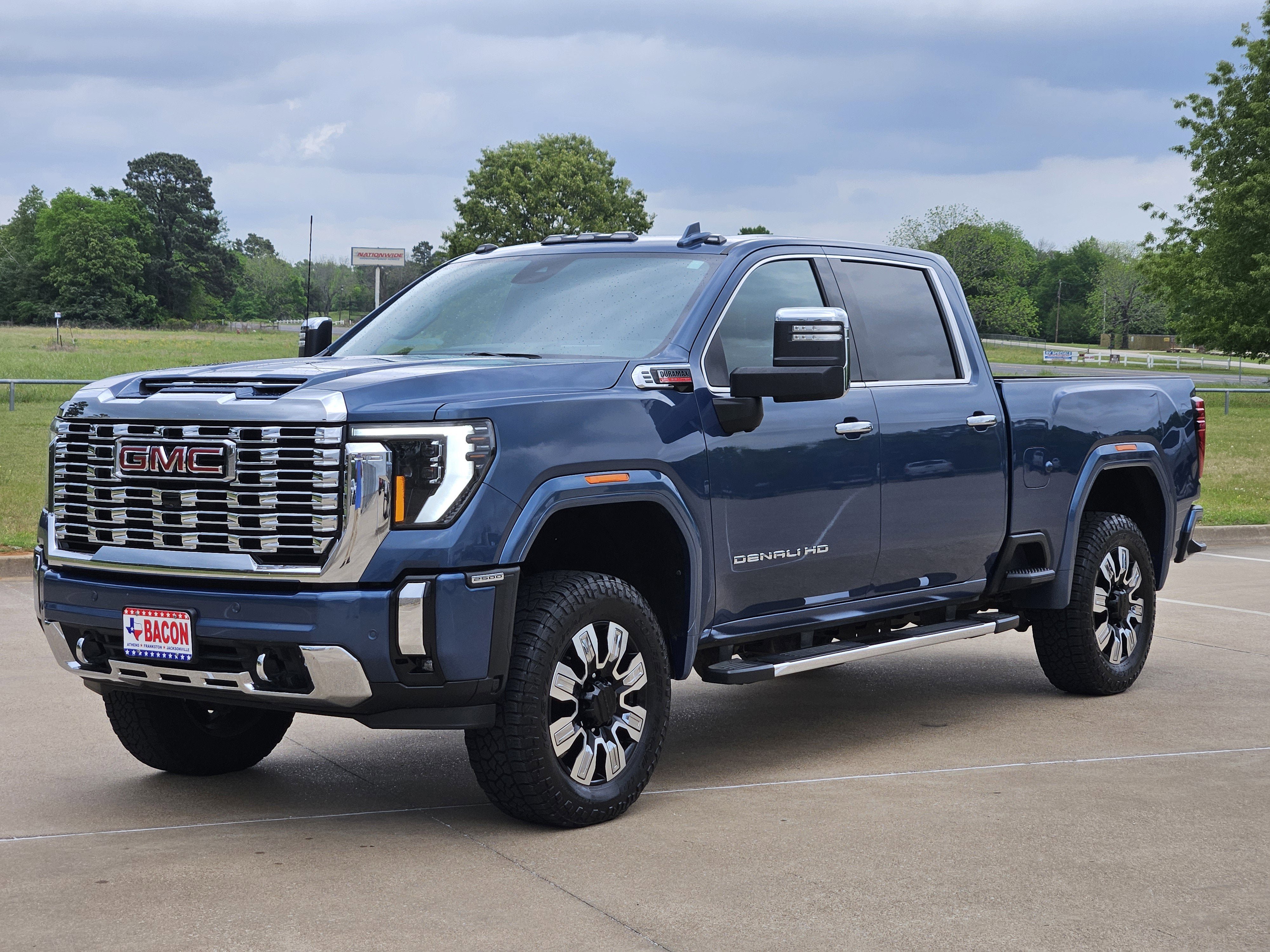 Used 2024 GMC Sierra 2500 Denali w/ Technology Package AWD/4WD image 1
