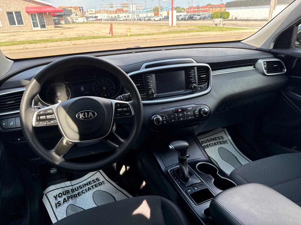 Used 2020 Kia Sorento LX AWD/4WD image 11