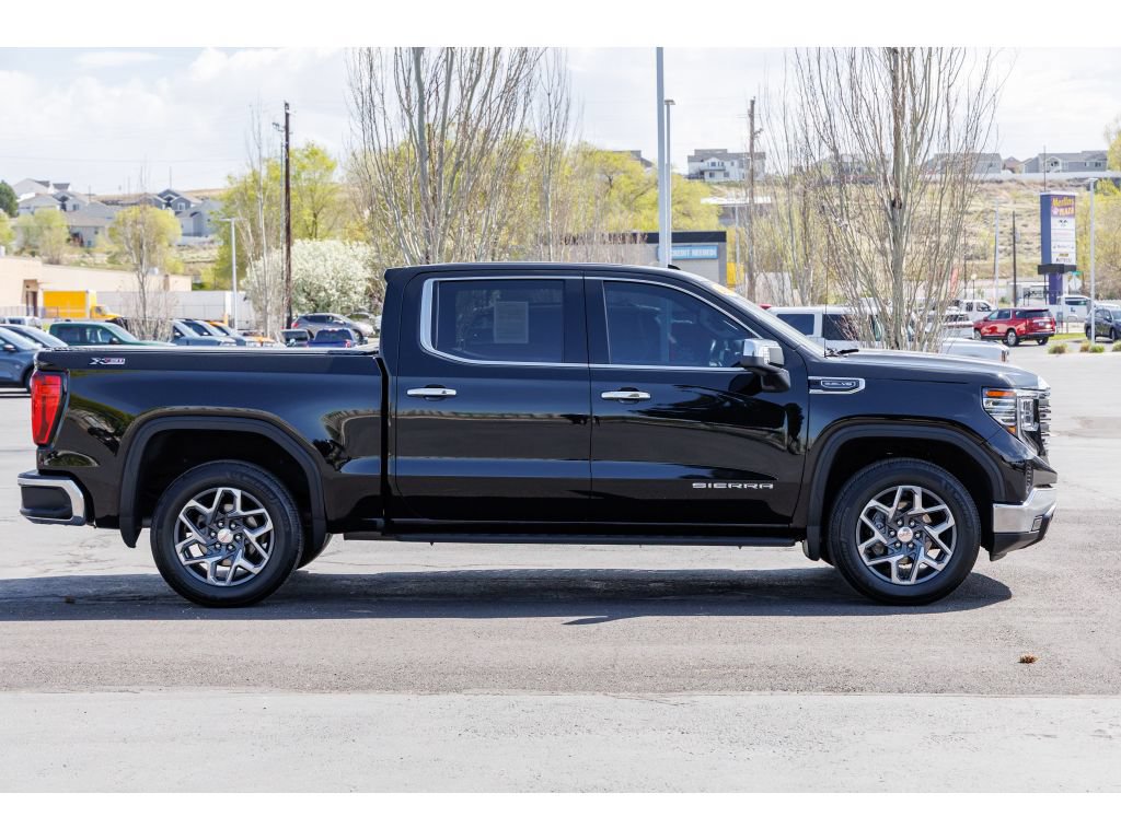 Used 2022 GMC Sierra 1500 SLT AWD/4WD image 2
