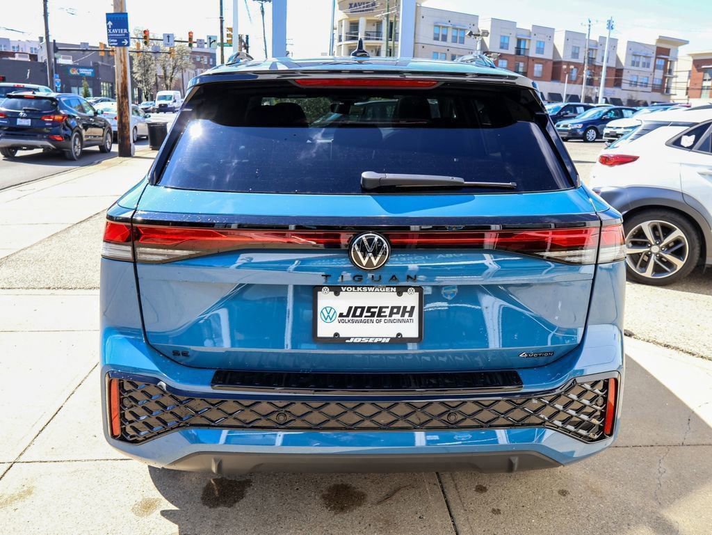 New 2026 Volkswagen Tiguan SE R-Line AWD/4WD image 4