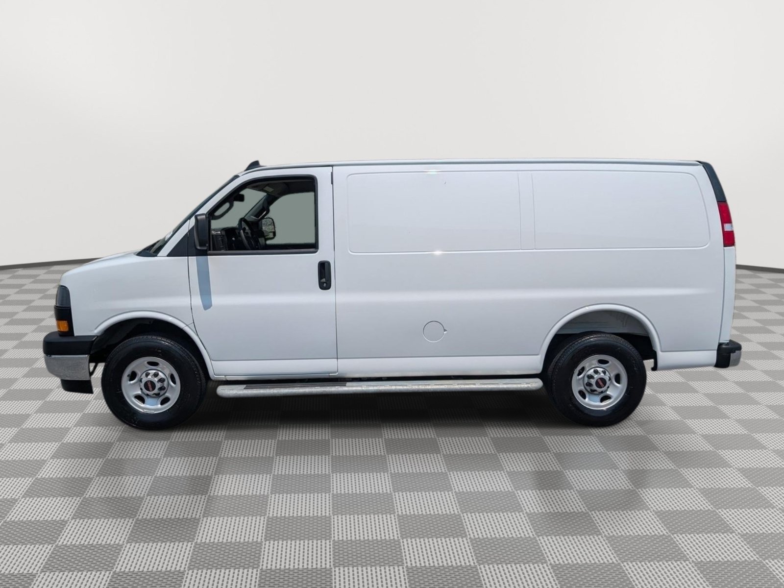 Used 2025 GMC Savana 2500 w/ Driver Convenience Package RWD image 2