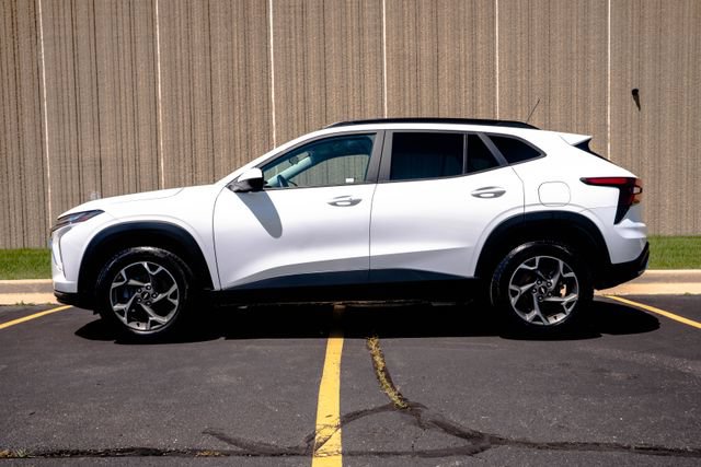 Used 2024 Chevrolet Trax LT w/ Driver Confidence Package FWD image 33