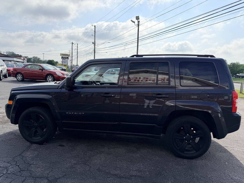 Used 2014 Jeep Patriot Latitude FWD image 3