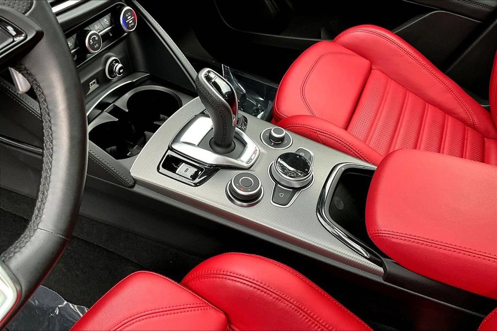Used 2024 Alfa Romeo Stelvio Veloce AWD/4WD image 20