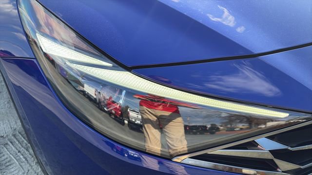 Used 2023 Hyundai Elantra Limited image 29