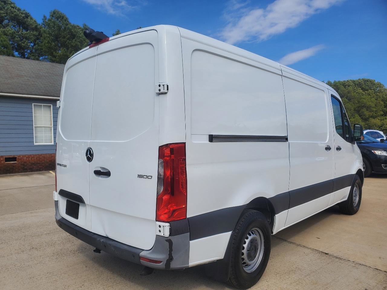 Used 2022 Mercedes-Benz Sprinter 1500 image 10