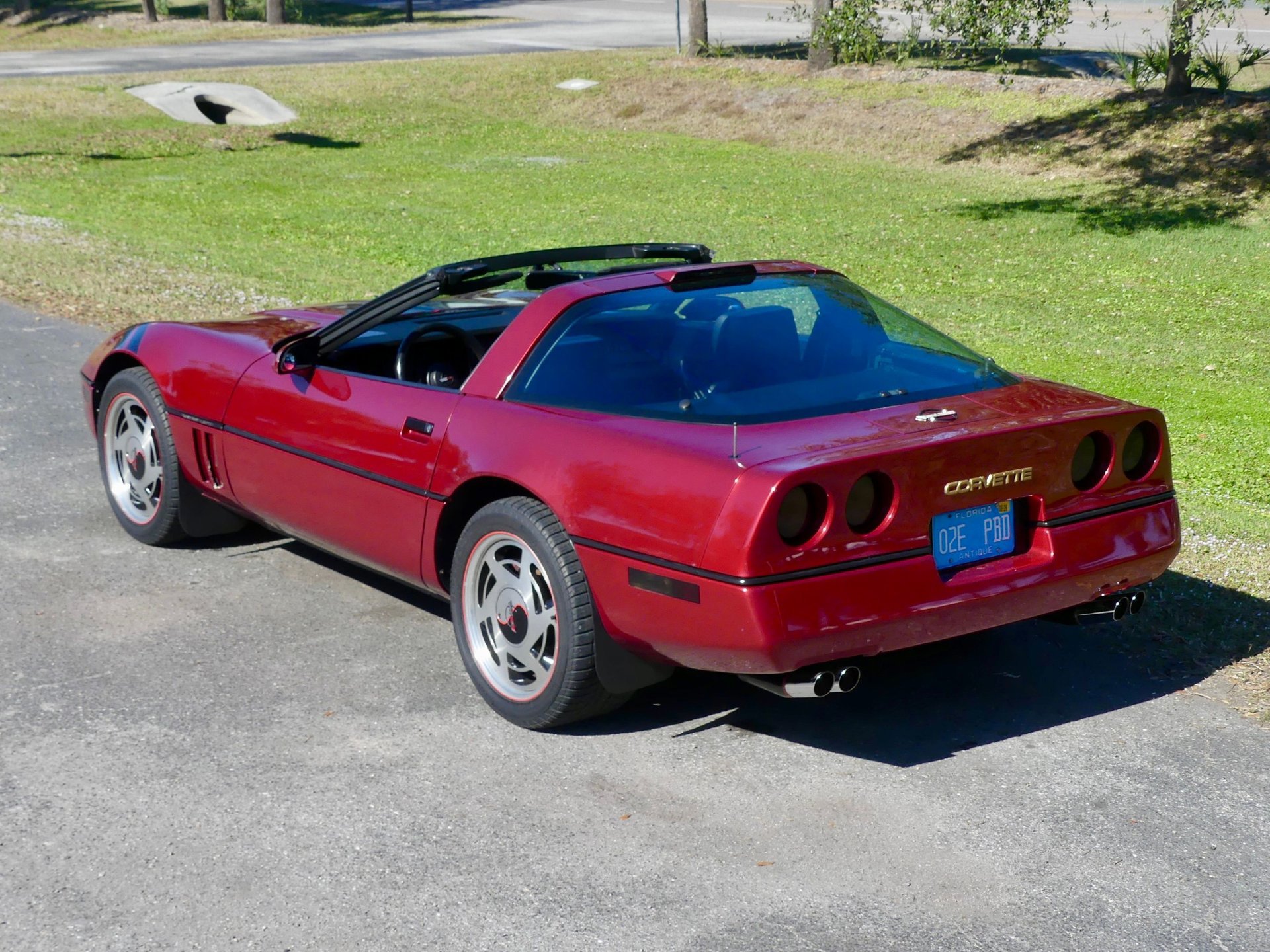 Used 1989 Chevrolet Corvette Coupe RWD image 21