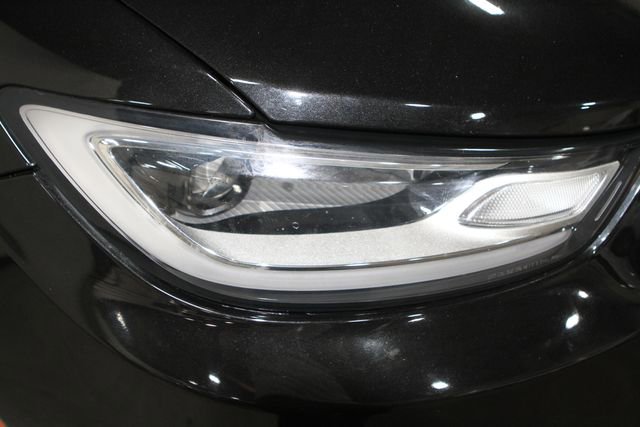 Used 2021 Chrysler Pacifica Touring-L w/ Uconnect Theater Family Group FWD image 6