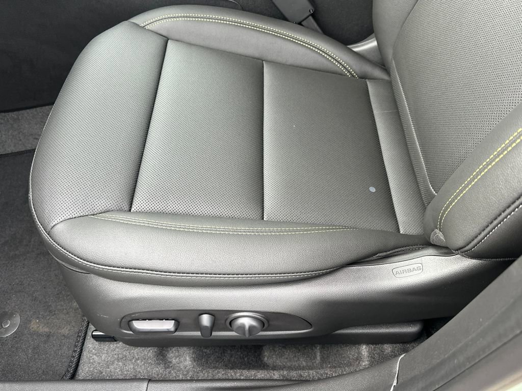New 2026 Chevrolet Trax ACTIV w/ Sunroof Package FWD image 11