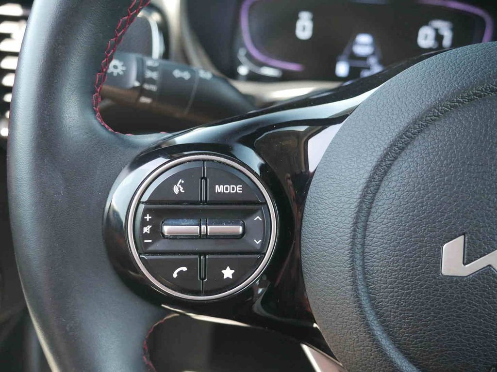 Used 2024 Kia Soul GT-Line FWD image 34