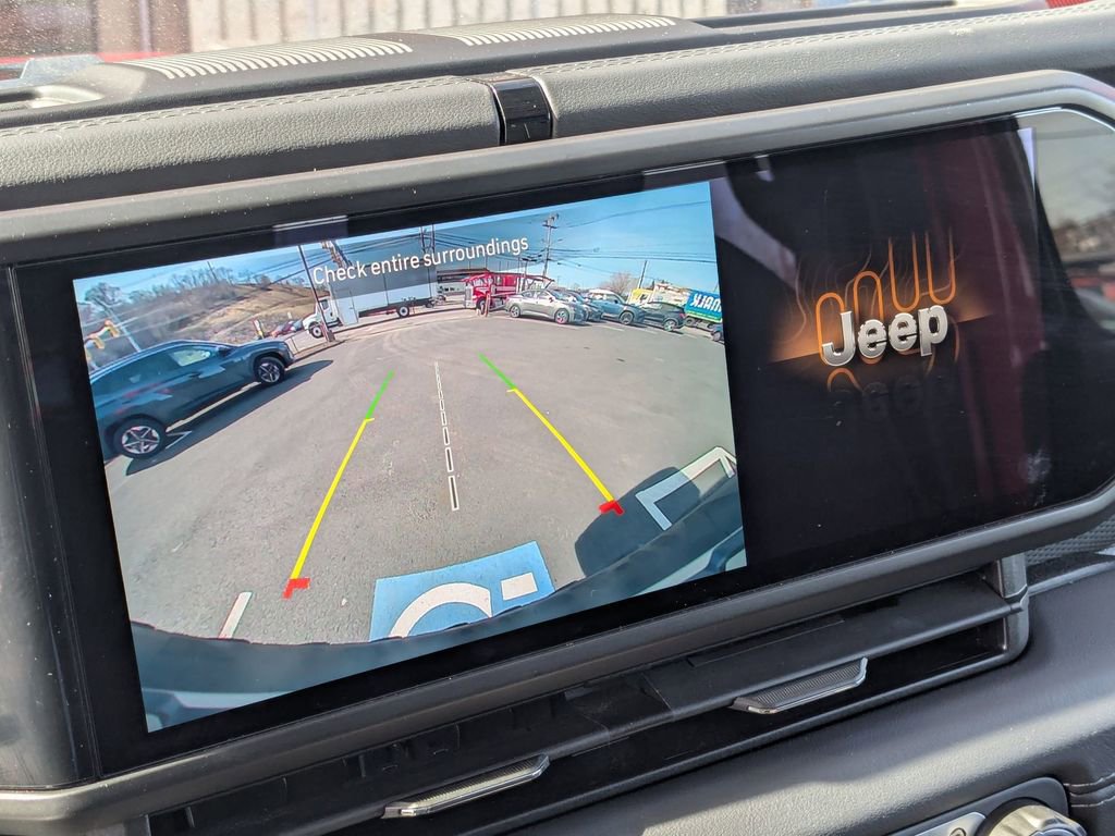 Used 2025 Jeep Wrangler Unlimited Rubicon image 21