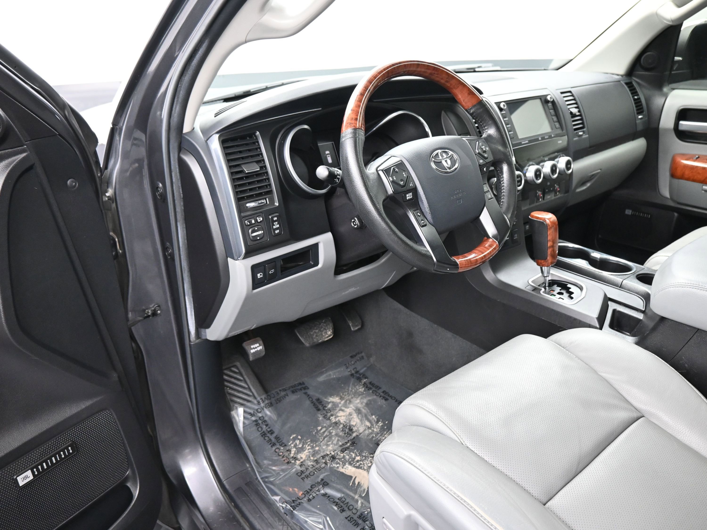 Used 2020 Toyota Sequoia Platinum image 12