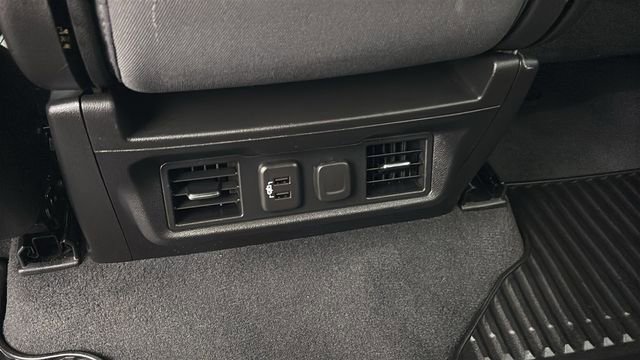 Used 2022 Chevrolet Silverado 1500 LT image 9