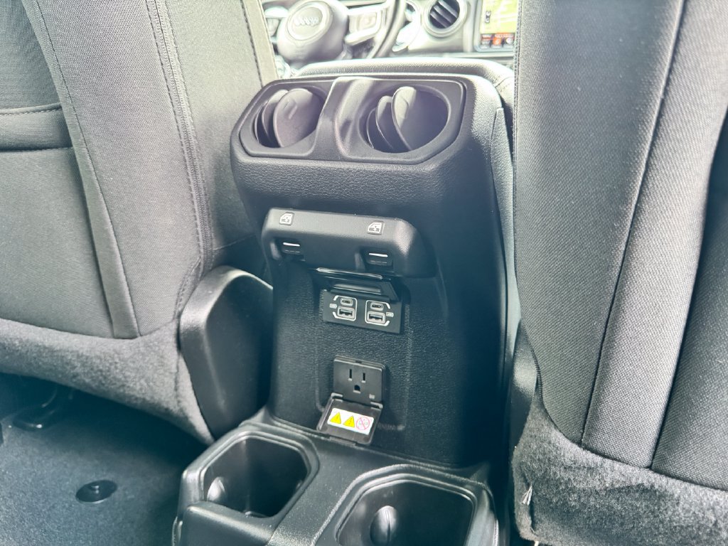 Used 2021 Jeep Wrangler Unlimited Sahara w/ Uconnect 4C Nav & Sound Group AWD/4WD image 15