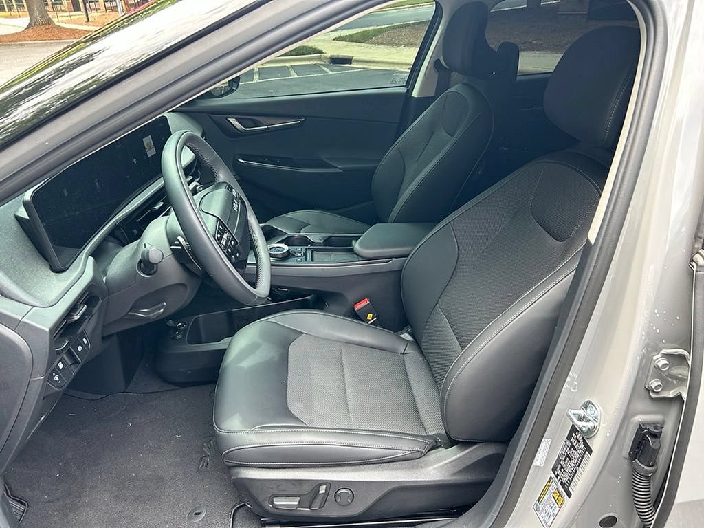 Used 2025 Kia EV6 Light RWD image 6