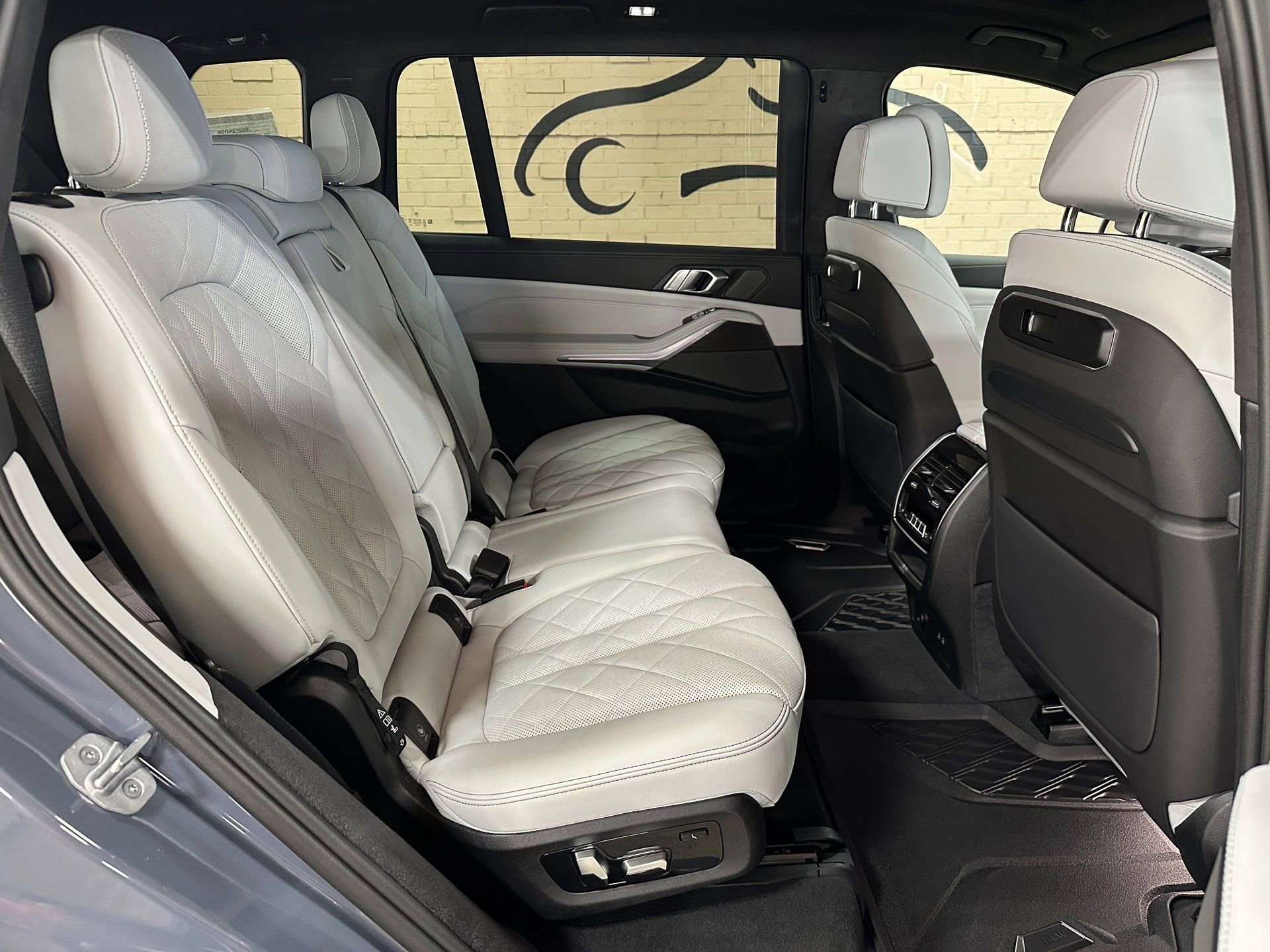Used 2025 BMW X7 xDrive40i image 32