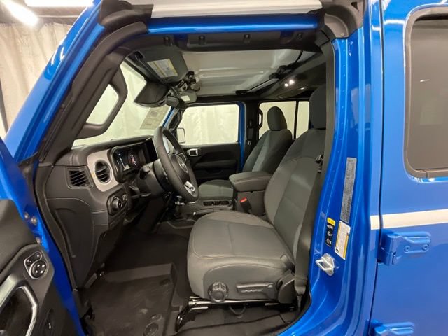 New 2026 Jeep Wrangler Unlimited Sahara w/ Whitecap Package AWD/4WD image 10