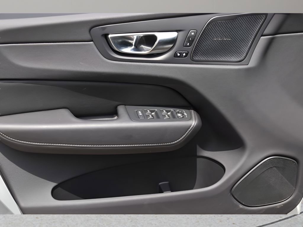 Certified 2025 Volvo XC60 B5 Ultra w/ Protection Package Premier image 26
