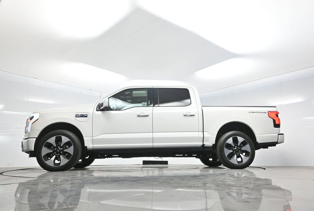 Used 2024 Ford F150 Lightning Platinum AWD/4WD image 7