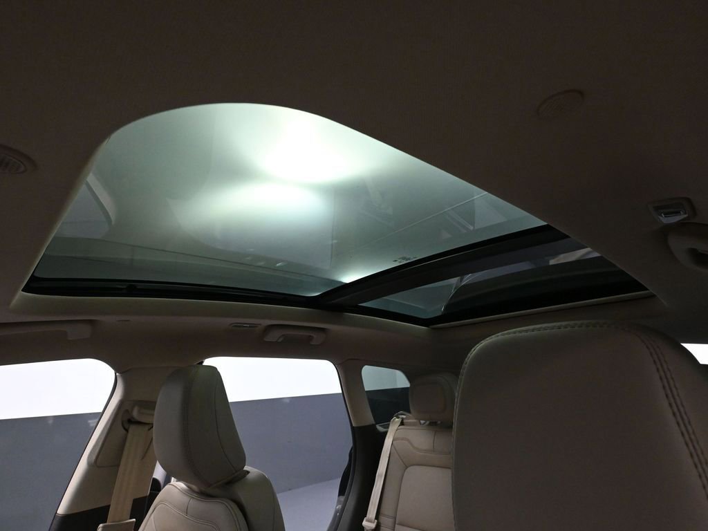 Used 2024 Lincoln Corsair AWD w/ Equipment Group 101A image 26