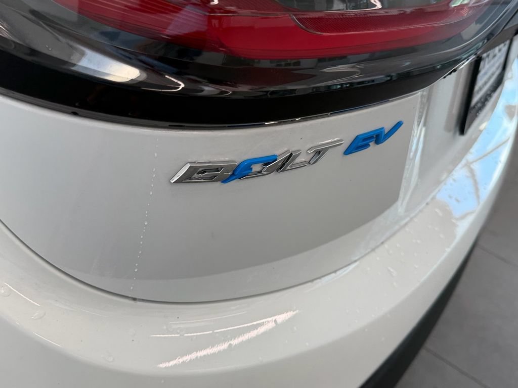 Certified 2023 Chevrolet Bolt LT w/ Infotainment Package FWD image 12