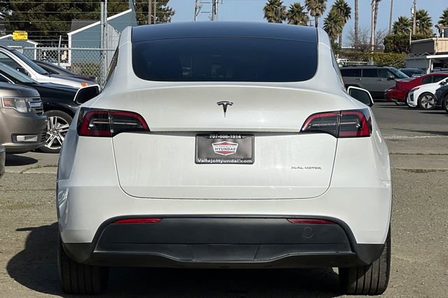 Used 2023 Tesla Model Y Long Range image 9