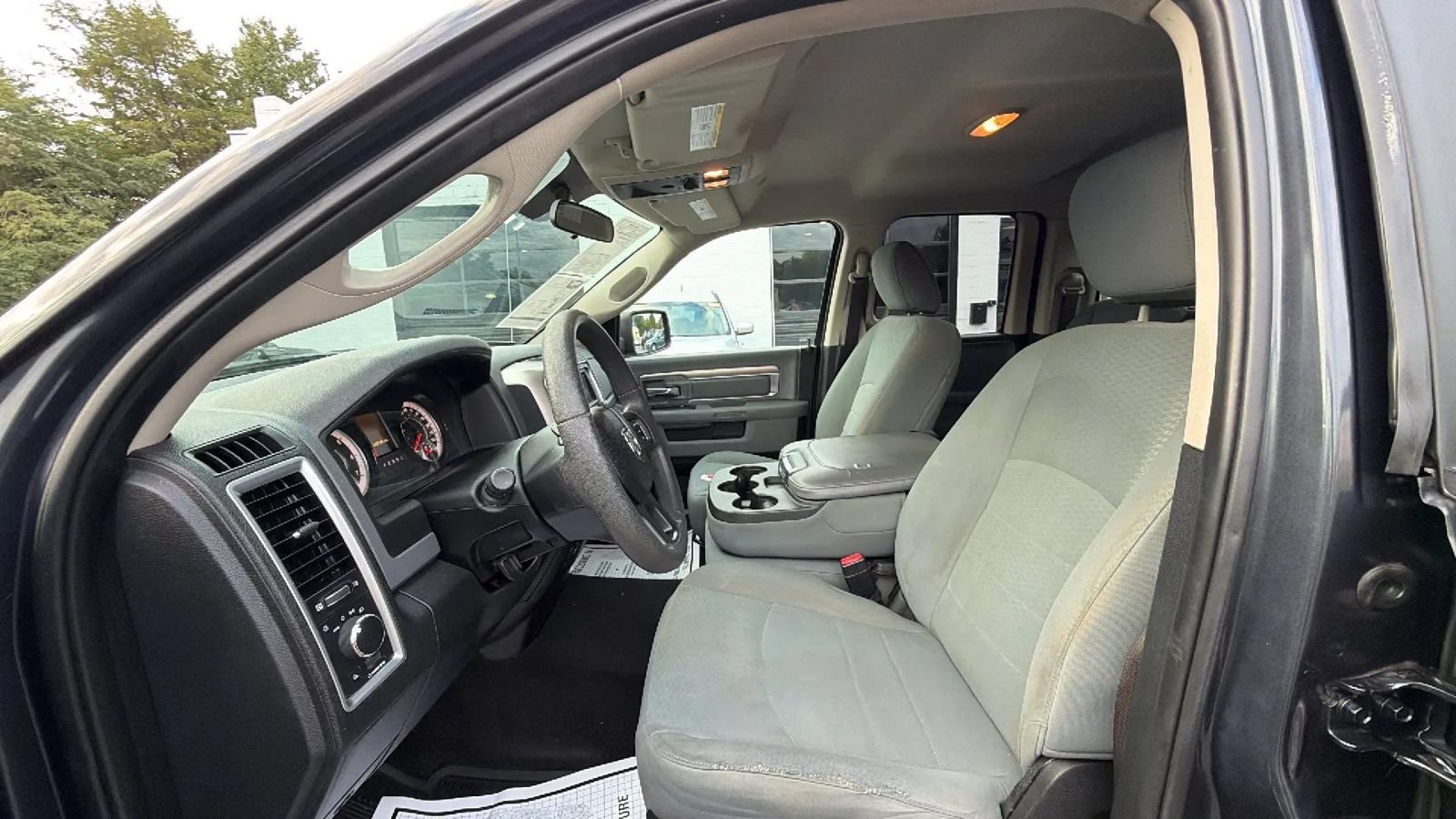 Used 2018 RAM 1500 Classic SLT AWD/4WD image 18