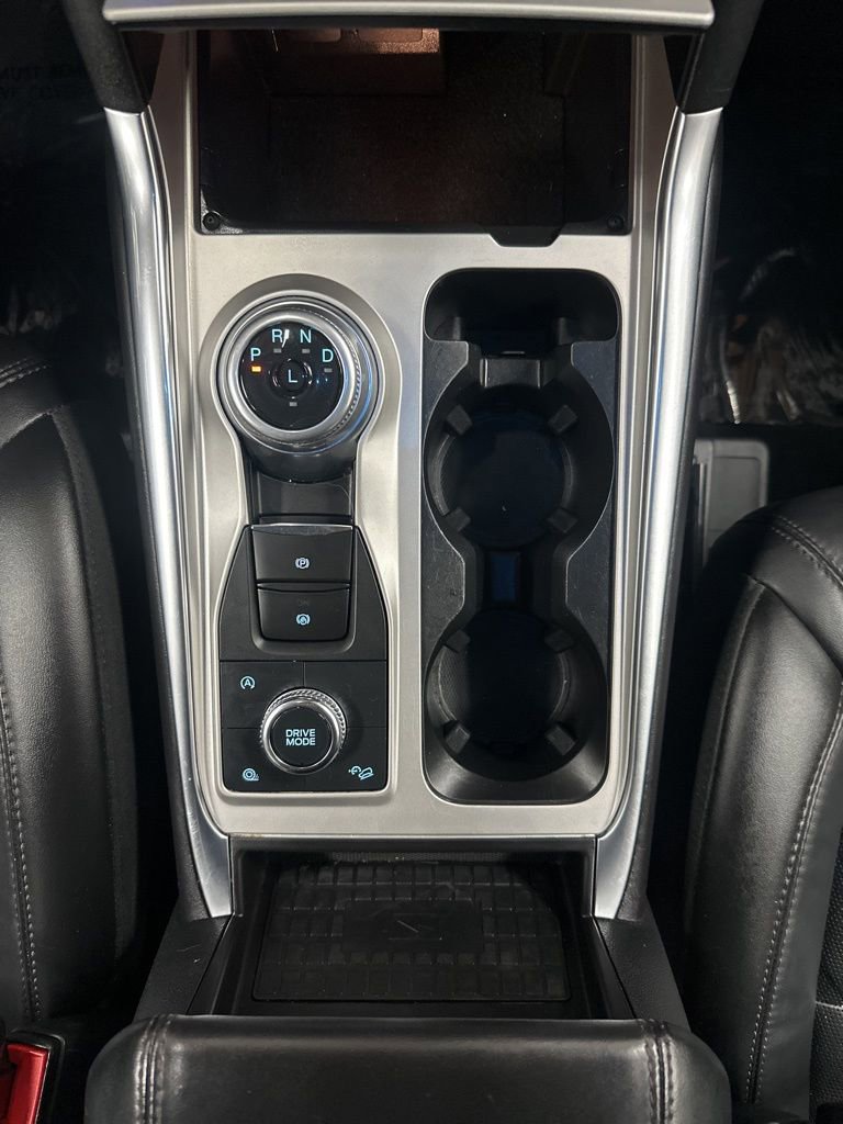 Used 2022 Ford Explorer Platinum w/ Equipment Group 601A AWD/4WD image 22