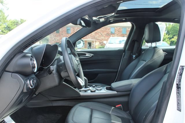 Used 2024 Alfa Romeo Giulia Ti w/ Active Assist Plus Package AWD/4WD image 12