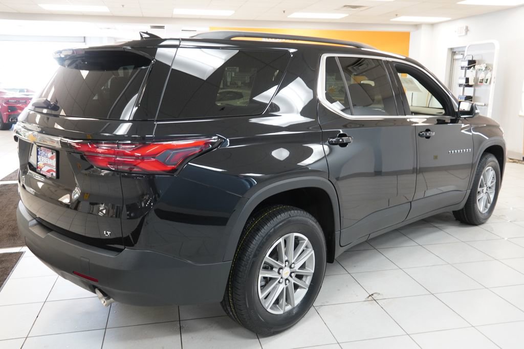 Used 2023 Chevrolet Traverse LT image 12