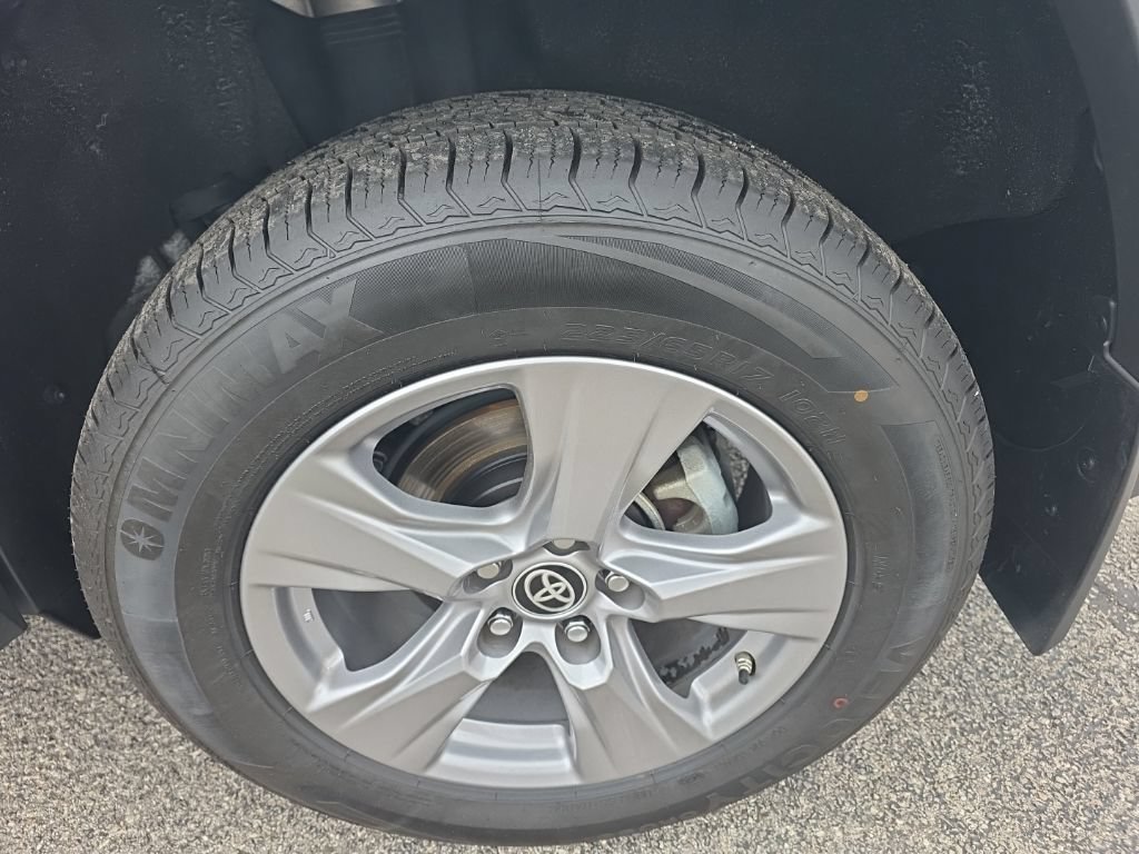 Certified 2024 Toyota RAV4 LE AWD/4WD image 7