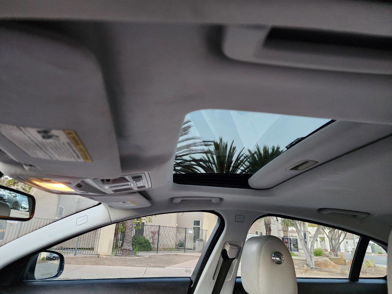 Used 2010 Jaguar XF Luxury image 34