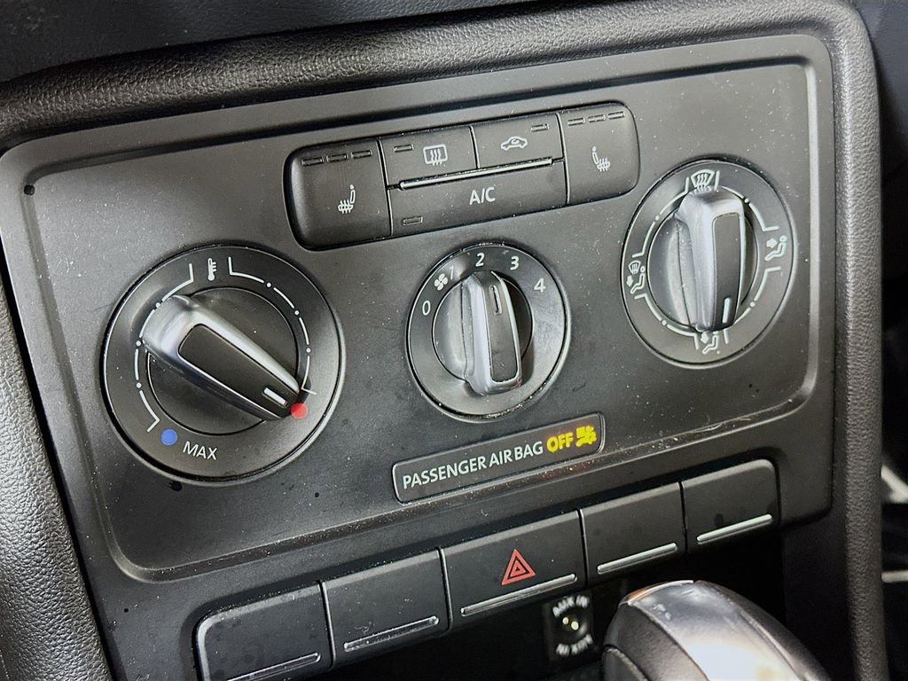 Used 2014 Volkswagen Beetle 2.5 image 19