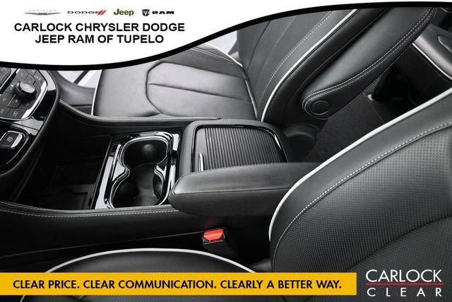 Used 2026 Chrysler Pacifica Limited FWD image 19
