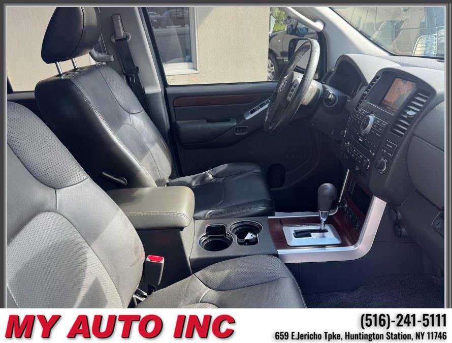 Used 2011 Nissan Pathfinder LE w/ Navigation Pkg AWD/4WD image 30
