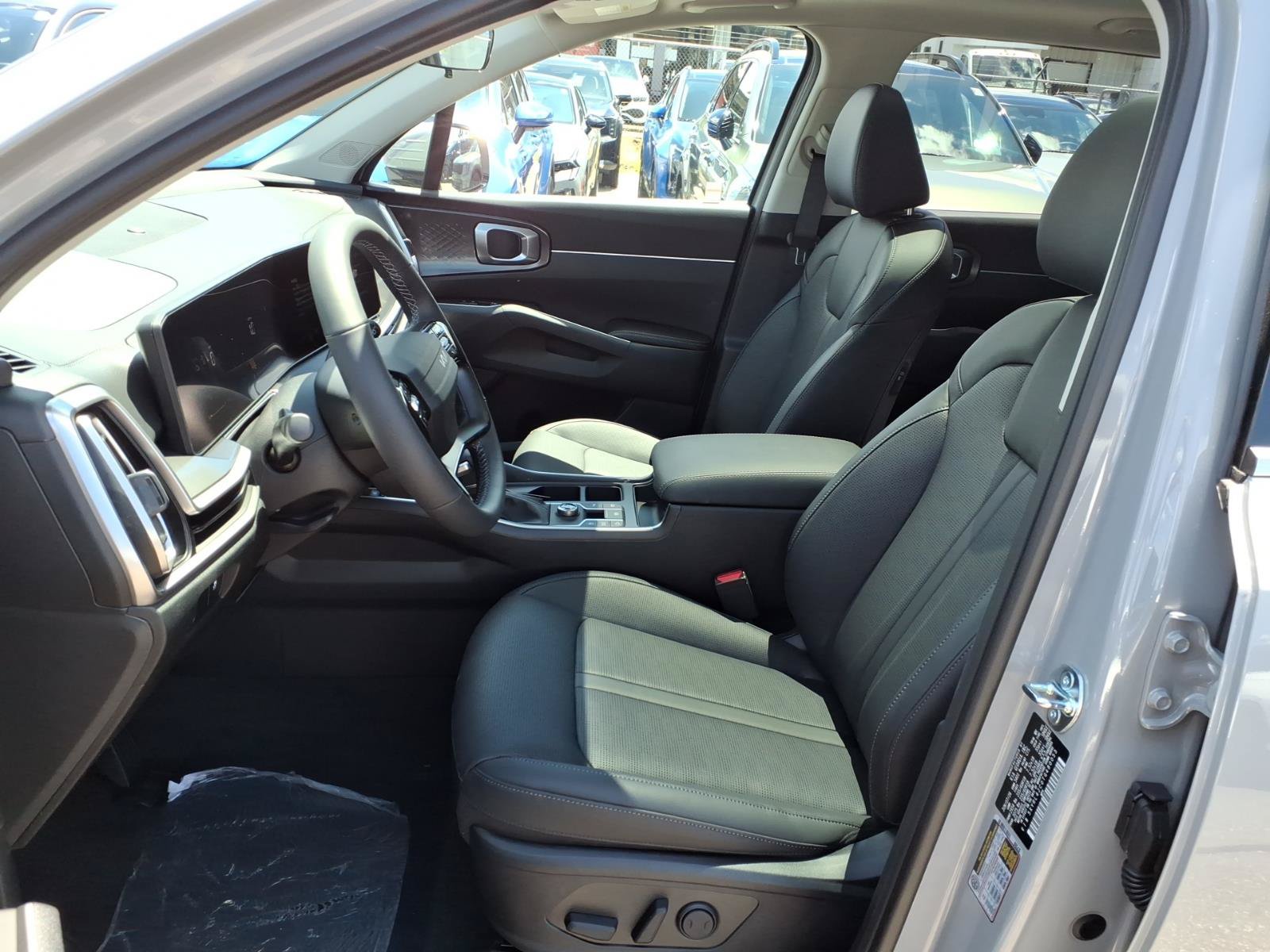 New 2026 Kia Sorento S w/ S Panoramic Sunroof Package FWD image 4
