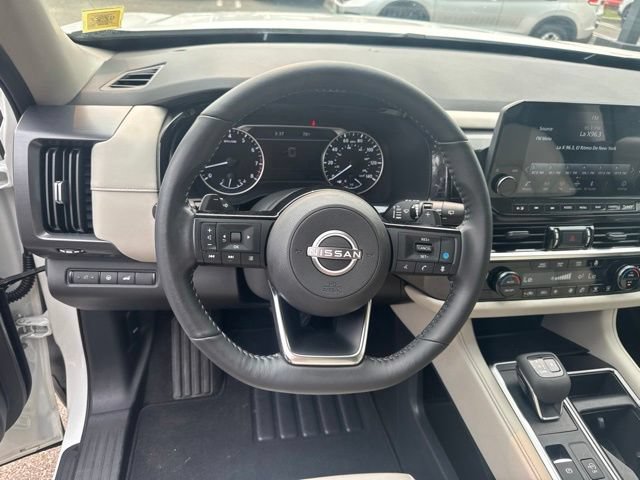 Used 2023 Nissan Pathfinder SL w/ Black Appearance Package AWD/4WD image 15