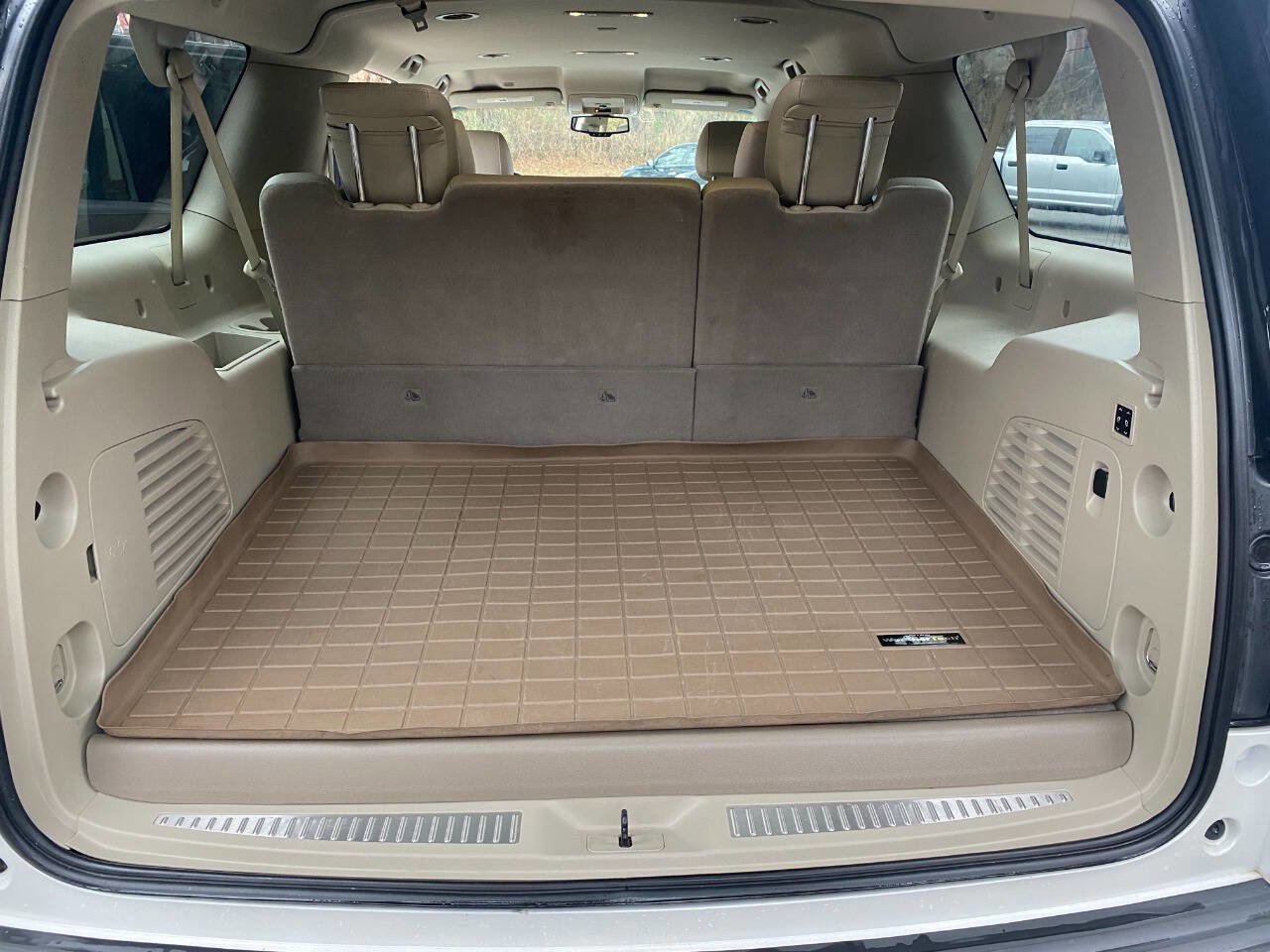 Used 2017 Cadillac Escalade ESV 2WD image 53